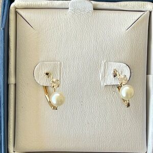 Elegant Gold and Pearl Earrings